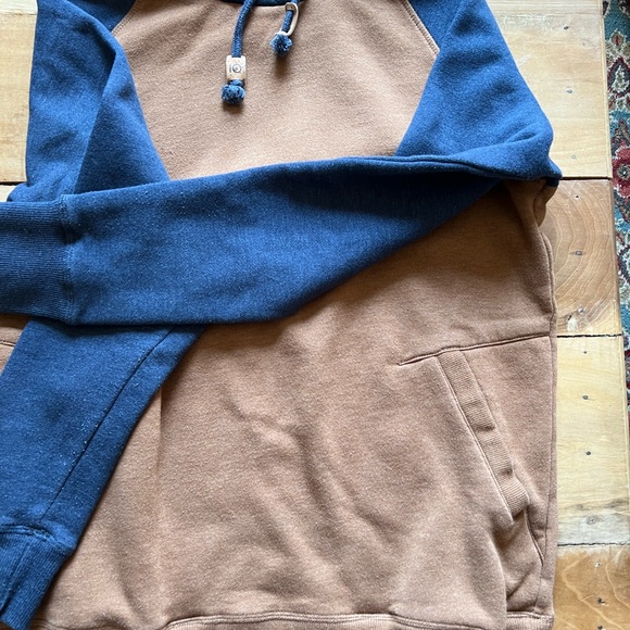 Tentree | Burney Pullover Hoodie - Picture 3 of 6